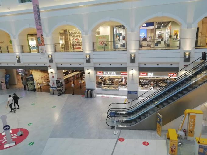 Fiumara Mall Apartment Генуя Экстерьер фото