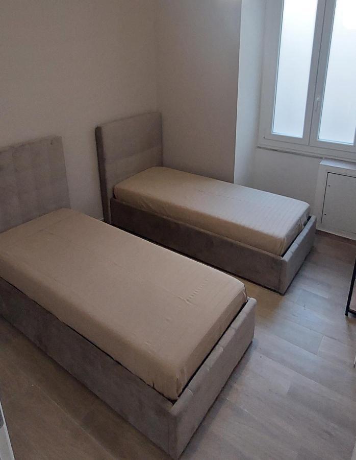 Fiumara Mall Apartment Генуя Экстерьер фото