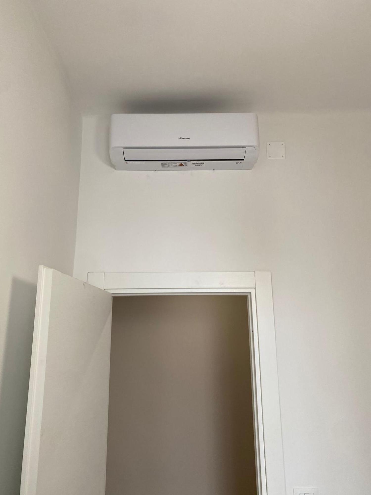 Fiumara Mall Apartment Генуя Экстерьер фото